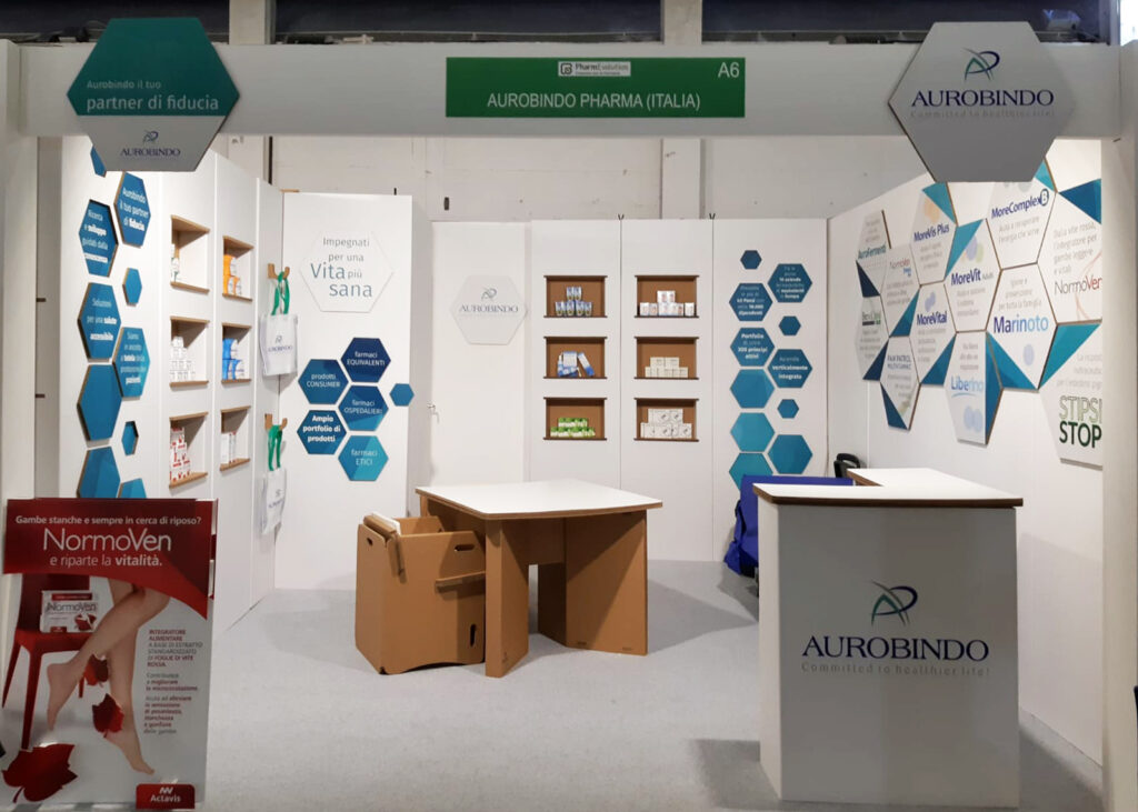 Stand fieristico in cartone per Aurobindo Pharma Italia realizzato da Nardi-mobili in cartone