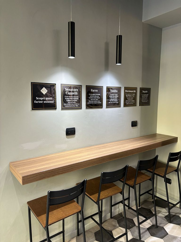 Dea Bakery Bistrit_allestimento grafico by Erica Bortolussi